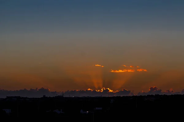 Сонячні Хмари Літньому Небі Алгарве Португалія — стокове фото