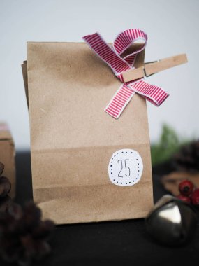 Arka plan düzeni Noel 'i kırsal doğal bir şekilde düzenliyor..