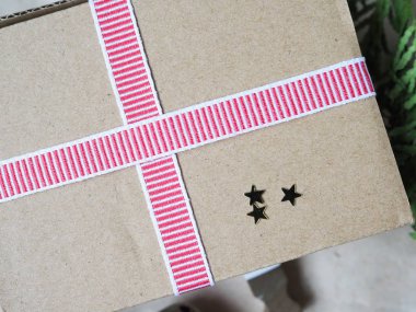 Arka plan düzeni Noel 'i kırsal doğal bir şekilde düzenliyor..