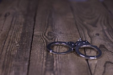 Hukuk Tema, Yargıç, adalet ölçek, kitaplar, gri arka plan tokmak