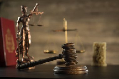 Adalet Tema. Hukuk tahta tokmak avukat, adalet kavramı, hukuk sistemi, Yargıç Hummer