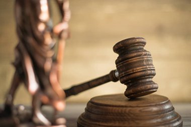 Hukuk ve adalet kavramı. Hukuk tahta tokmak avukat, hukuk sistemi, Yargıç Hummer