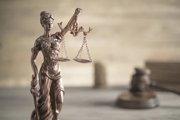 Pojęcie prawa i sprawiedliwości. Prawo drewniany młotek adwokata, system prawny, Hummer sędzia — Zdjęcie stockowe
