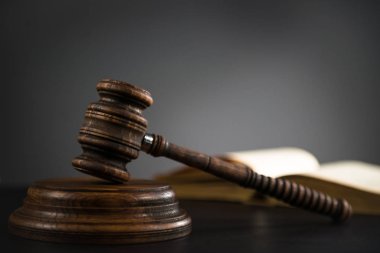 Hukuk ve adalet Tema. Hukuk tahta tokmak avukat, adalet kavramı, hukuk sistemi, Yargıç Hummer