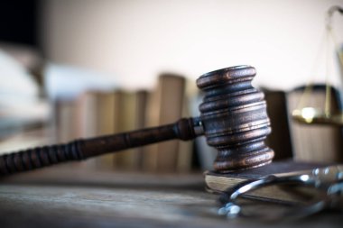 Hukuk ve adalet Tema. Hukuk tahta tokmak avukat, adalet kavramı, hukuk sistemi, Yargıç Hummer