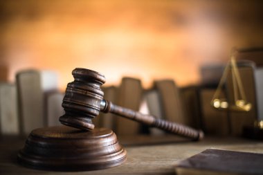 Hukuk ve adalet Tema. Hukuk tahta tokmak avukat, adalet kavramı, hukuk sistemi, Yargıç Hummer