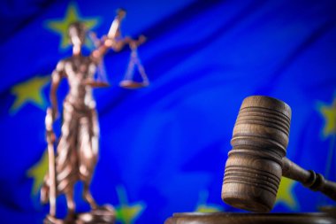 Laboratuar donanımları, bardak renkli sıvı ile dolu bir sürü