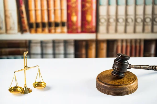 Symboles de droit et de justice - image du concept de droit juridique . — Photo