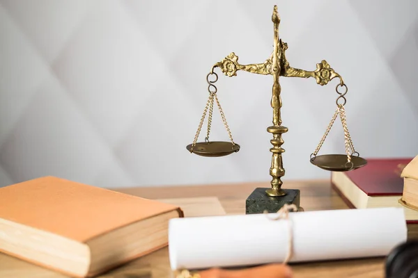 Hukuk Tema. Mahkeme kavramı