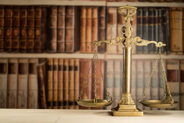 Símbolos da lei em tribunal .. — Fotografia de Stock