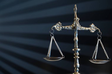 Hukuk Tema. Tahta tokmak 