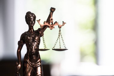 Parlak zemin üzerine hukuk kavramı