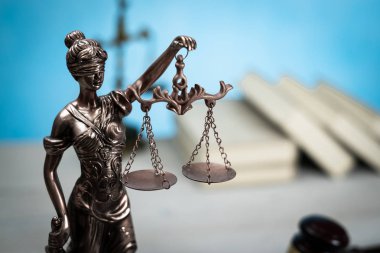 Parlak zemin üzerine hukuk kavramı