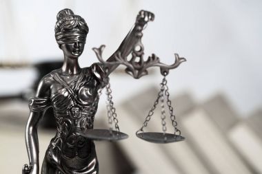 Avukat Tema. Mahkeme kavramı