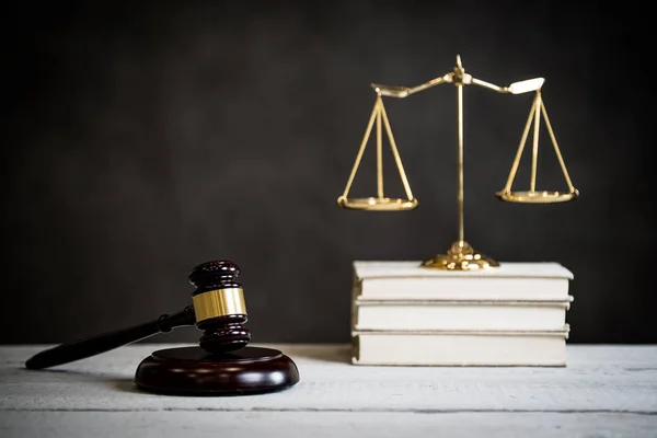 法と正義の概念イメージ、法廷のテーマ — ストック写真