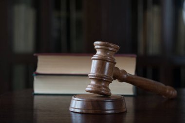 Hakimin tokmak mahkeme Kitaplığı'nda. Hukuk kavramı.