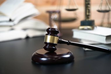 Hakimin tokmak mahkeme Kitaplığı'nda. Hukuk kavramı.