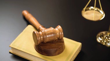 Hakimin tokmak mahkeme Kitaplığı'nda. Hukuk kavramı.