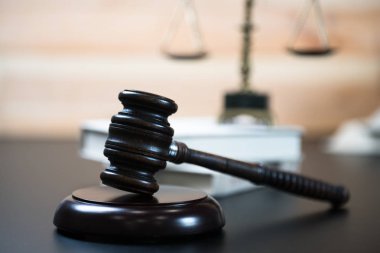 Hakimin tokmak mahkeme Kitaplığı'nda. Hukuk kavramı.