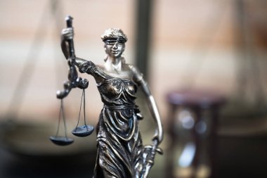 Hukuk Dairesi, avukat. Adalet tanrıçası Themis heykeli yasal model.