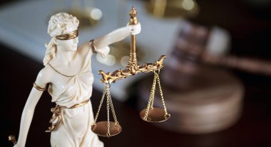 Hukuk Dairesi, avukat. Adalet tanrıçası Themis heykeli yasal model.