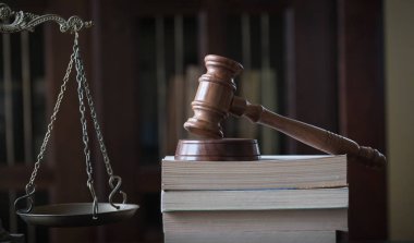Hakimin tokmak mahkeme Kitaplığı'nda. Hukuk kavramı.