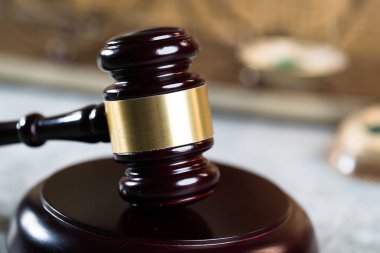 Yargıç tokmak ve adalet ve kitap arka plan ölçekleri