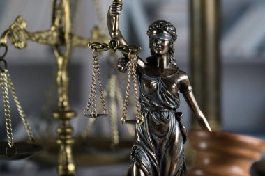 Themis, adaletin sembolü ile hukuk kavramı.