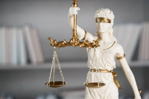 Rechtsbegriff Mit Themis Symbol Der Gerechtigkeit — Stockfoto