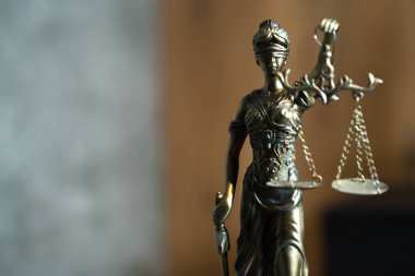 Hukuk ve Adalet 'in hala bir hayatı var..