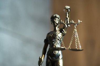 Hukuk ve Adalet 'in hala bir hayatı var..