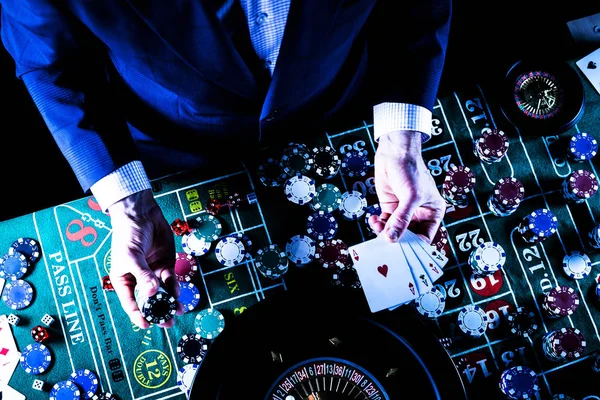 Kasino Muž Hraní Hazardních Her Koncept — Stock fotografie
