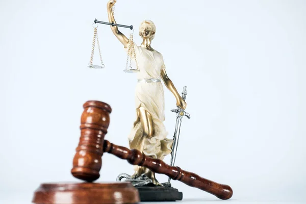 Символы Закона Справедливости Изолированы Белом Фоне — стоковое фото