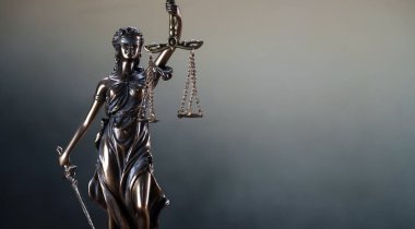 Pul tutan Kör Tanrıçalar.