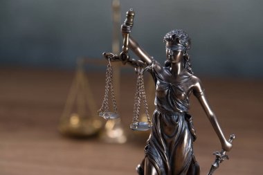 Pul tutan Kör Tanrıçalar.