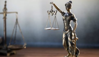 Pul tutan Kör Tanrıçalar.