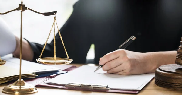 Close View Judge Workplace Hammer Table Jurisprudence Concept — Stockfoto