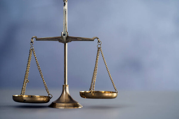 Страхи правосудия, права и судебной концепции
