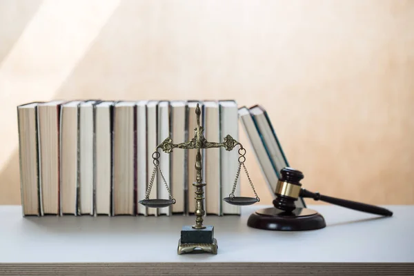 Escala Justicia Con Libros Sobre Fondo Derecho Concepto Juez — Foto de Stock