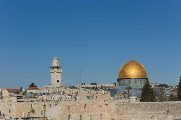 Koepel van de rots de moskee oude stad Jeruzalem — Stockfoto