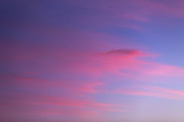 Gün batımı mavi bulutlu gökyüzü dramatik 