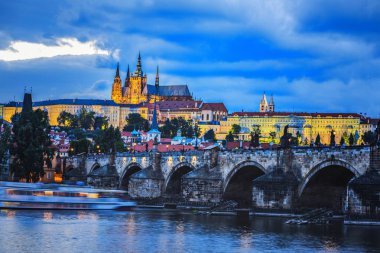 Prag gece görünümü