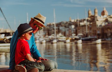 Baba ve oğul şehir, Valetta, Malta seyahat