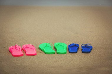 Denizde aile Plajı flip flop