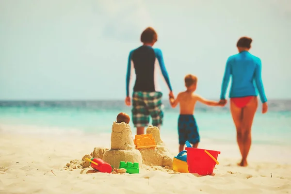 Familie strand vakantie concept — Stockfoto