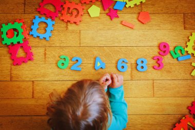 küçük kız numaraları, eğitim kavramı öğrenme