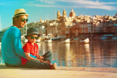 Baba ve oğul Valetta, Malta city adlı arıyorsunuz