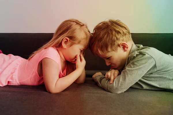 Gråtande ledsna barn, stress och depression — Stockfoto