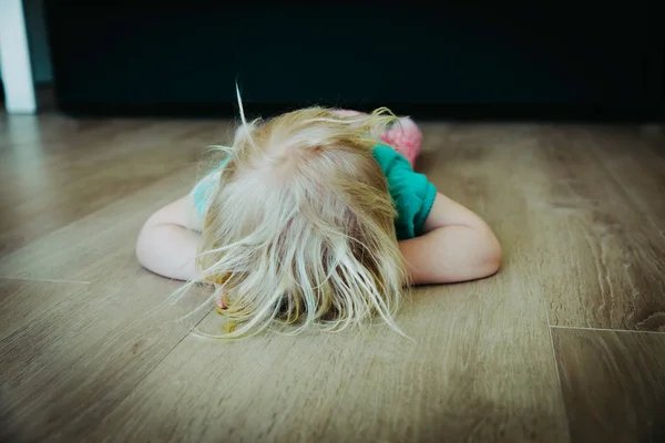压力儿童、desparation 和抑郁症 — 图库照片