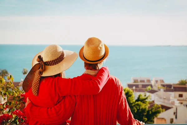 Happy couple on vacation in Europe — Stock Photo, Image